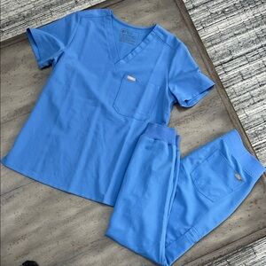 Figs Sky Blue V-Neck Scrub Top & Jogger Set